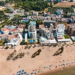 Milenial Marinapark - A Pie De Playa Con Piscina Y Parking * Roses